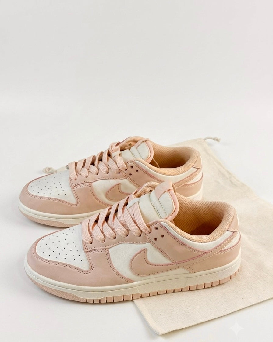 Nike Dunk Low Sneakers