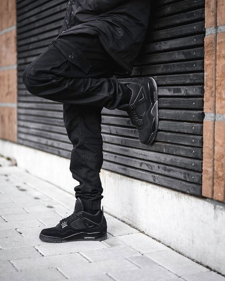 Air Jordan 4 retro ( black cat )