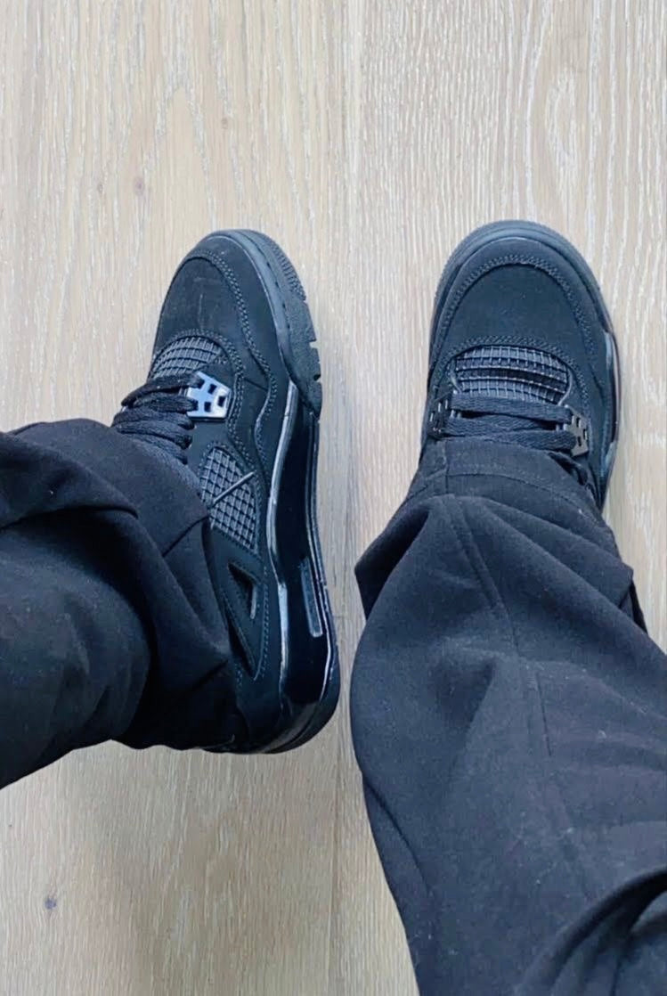 Air Jordan 4 retro ( black cat )
